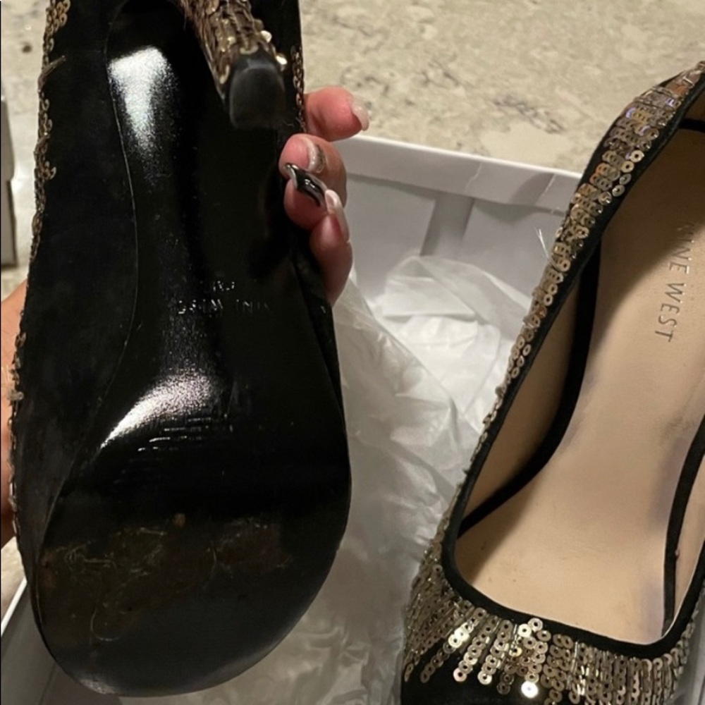 Nine West peep toe shoes size 9
